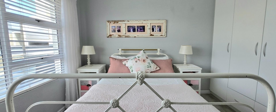 5 Bedroom Property for Sale in Franskraal Western Cape